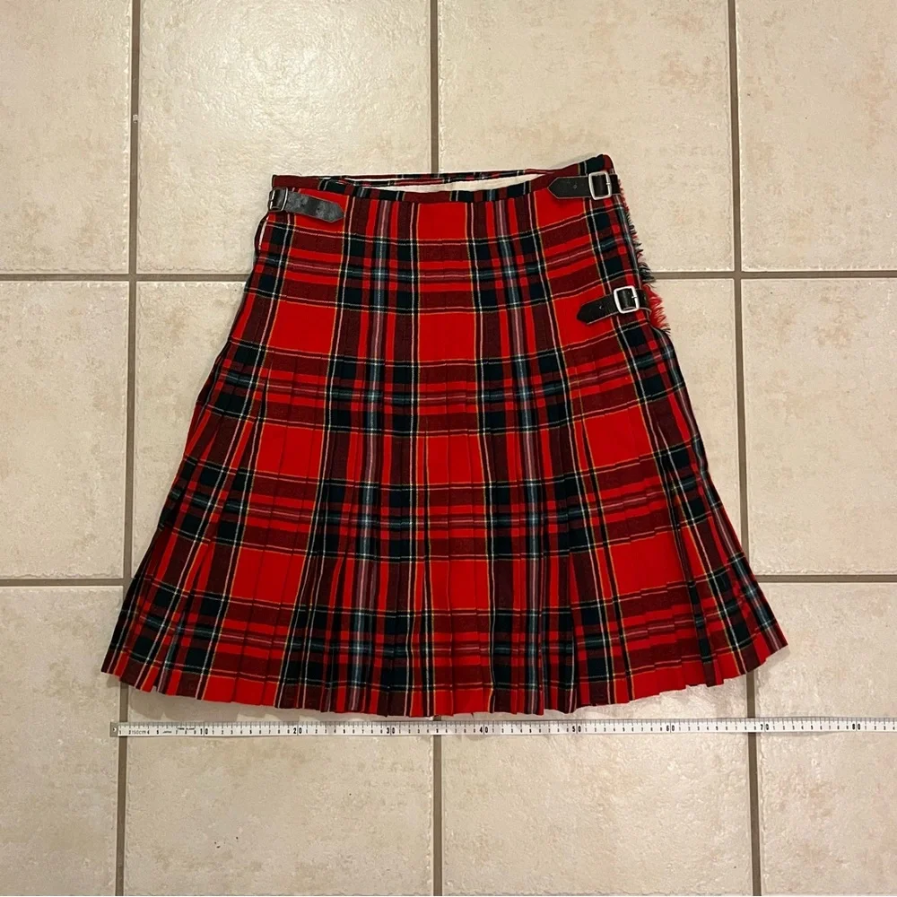 Lawrie’s of Glasgow Vintage Red and Black Wool Kilt Skirt Made In Scotland - Picture 6 of 12